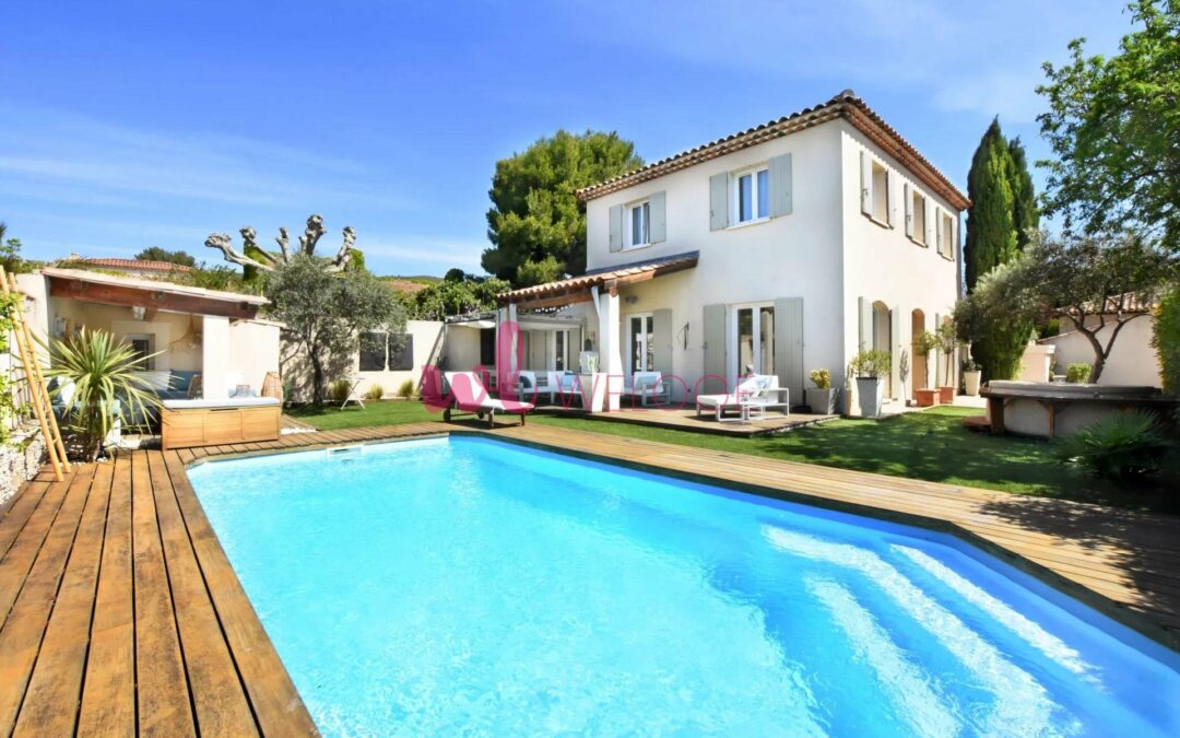 Proche Aix en Provence magnifique bastide 7 pièces, piscine, jardin