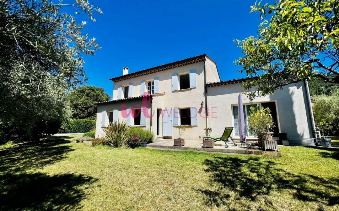 Maison provençale avec terrain et piscine