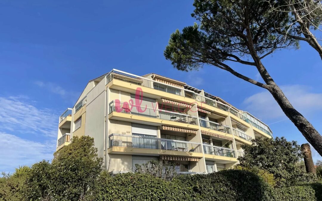 A vendre appartement 3 pièces avec terrasse plein ciel à Fréjus proche de la mer
