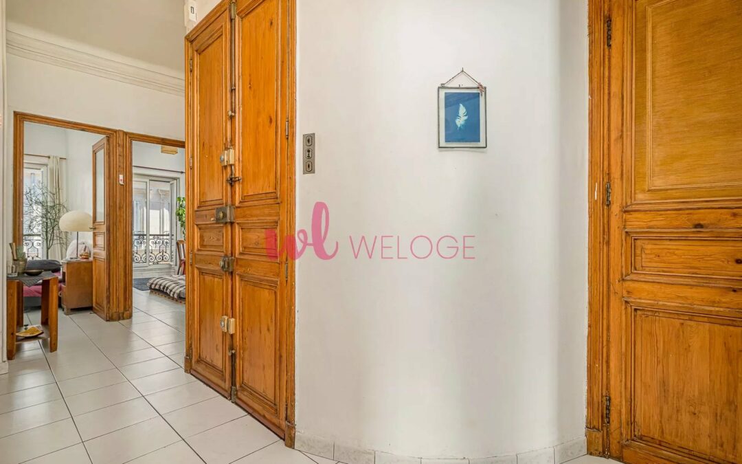 A vendre magnifique appartement 3 pièces traversant à Marseille 1er