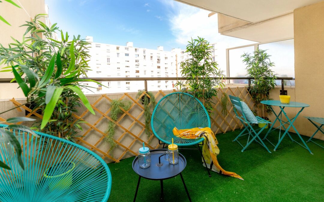 A La VENTE APPARTEMENT 3 PIÈCES AVEC BALCON AU CALME A MARSEILLE 10ÈME