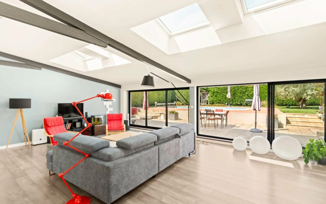 MAISON FAMILIALE AU CALME, AVEC PISCINE DANS LE CENTRE DE CHAPONOST