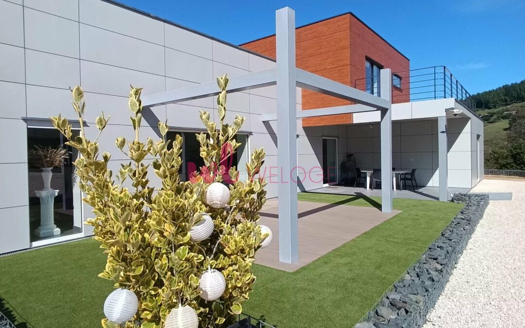 Maison d’exception avec de beaux volumes et un grand garage