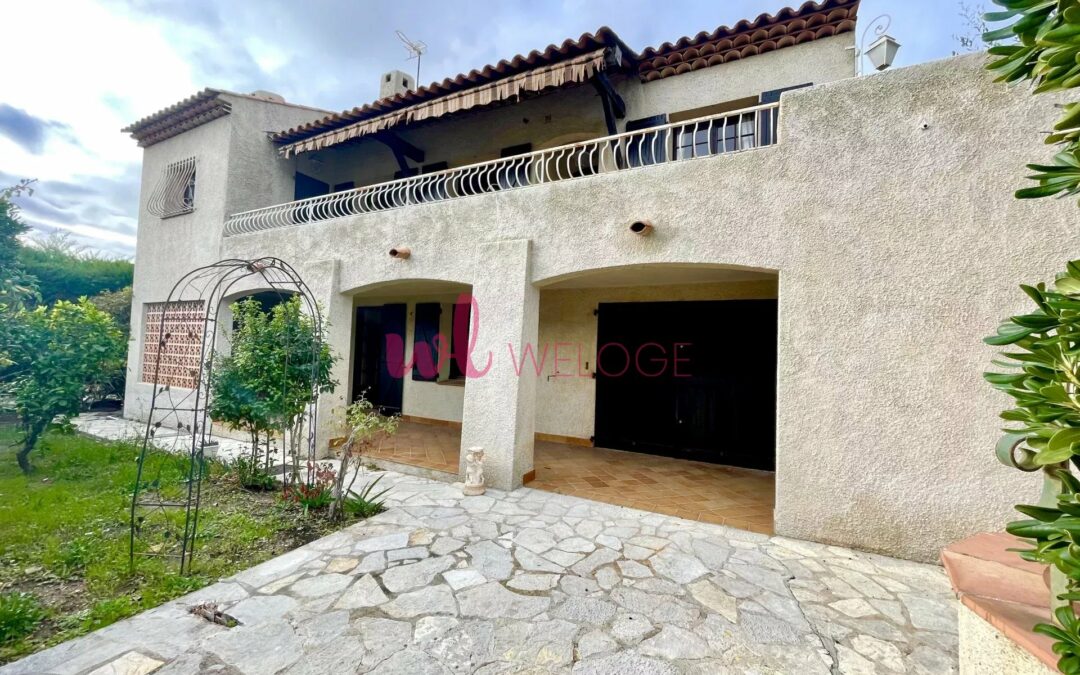 MAISON FAMILIALE AVEC GRAND GARAGE ET JARDIN