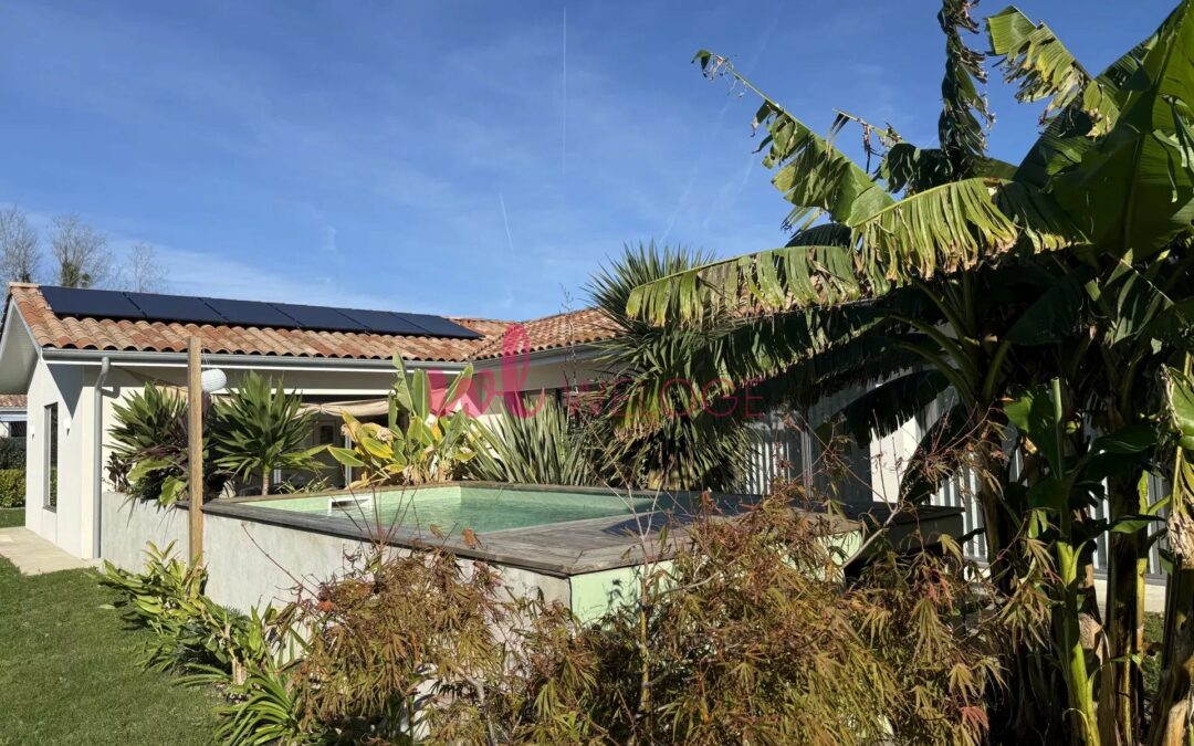 Maison contemporaine 5 pièces de 135 m² avec piscine et panneaux solaires à Heugas