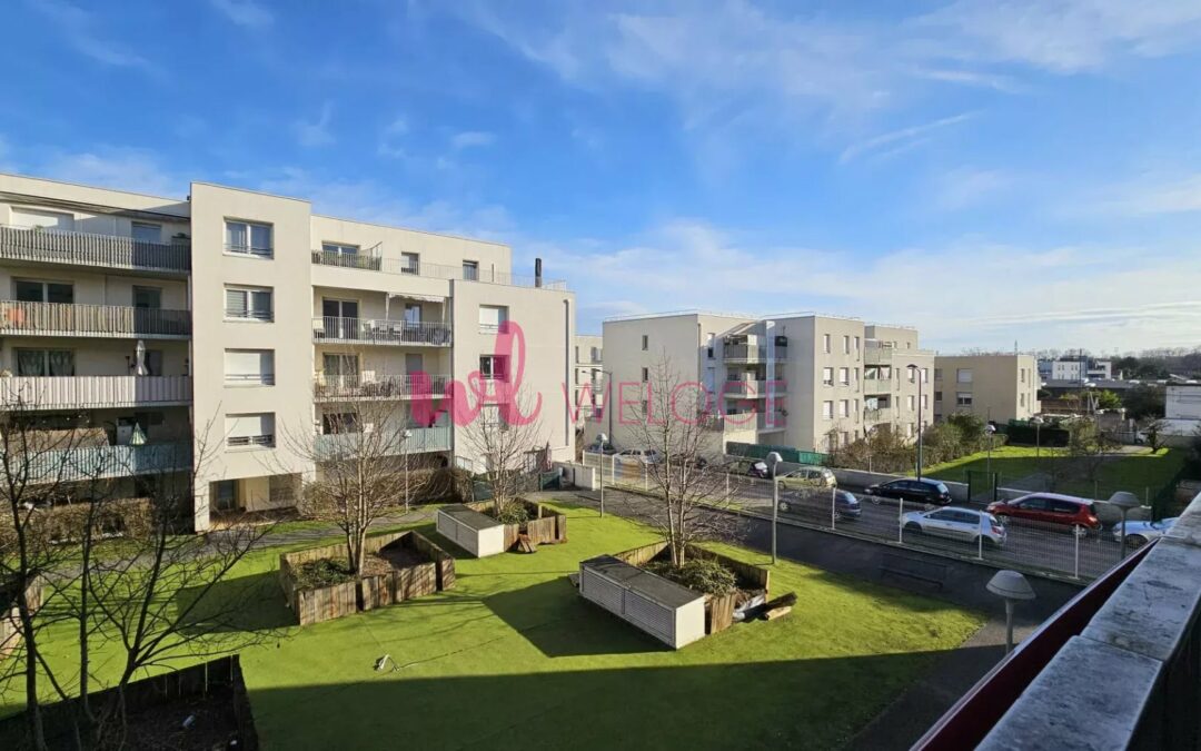Appartement T3 lumineux et économe avec balcon et garage double.