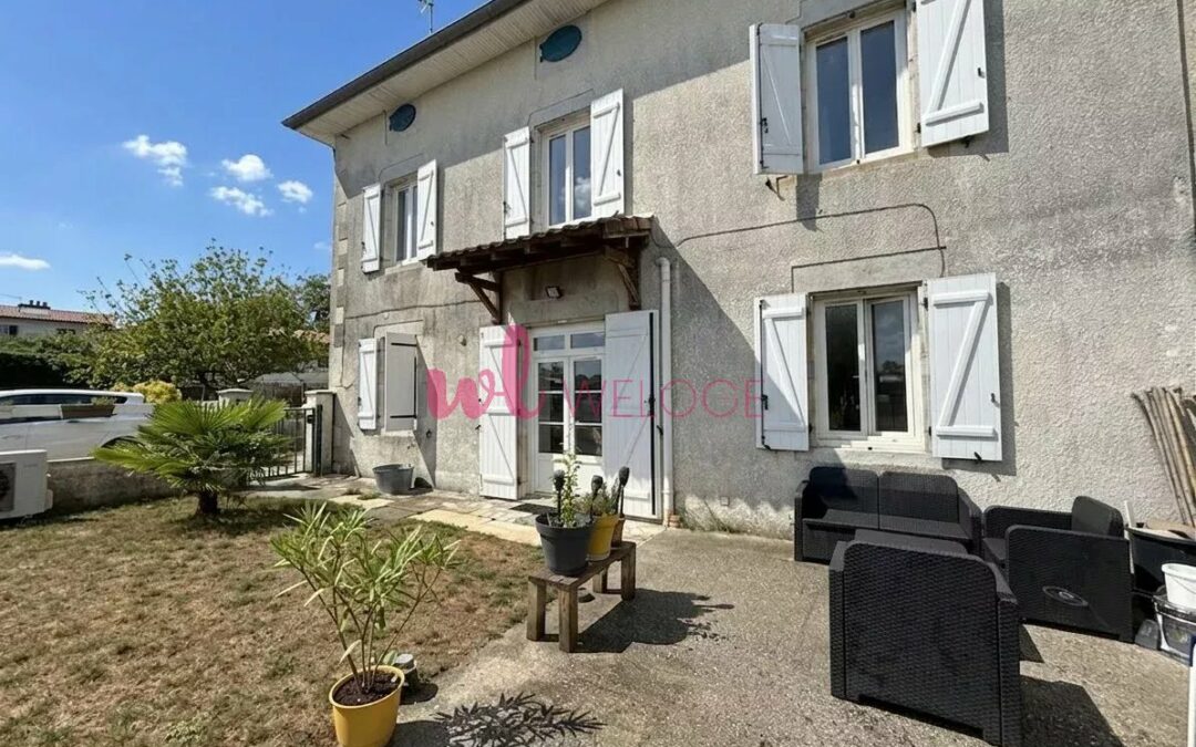 SAUBUSSE – Maison en pierre entièrement rénovée · 3 chambres · Jardin & garage