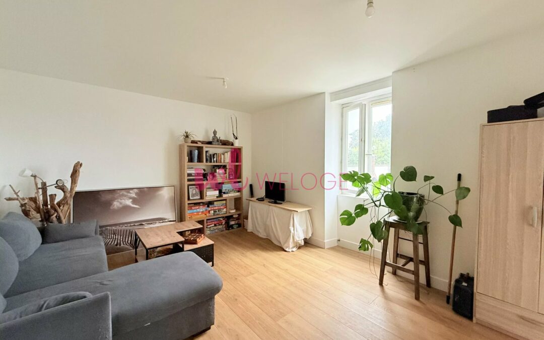 SAUBUSSE – Maison en pierre entièrement rénovée · 3 chambres · Jardin & garage
