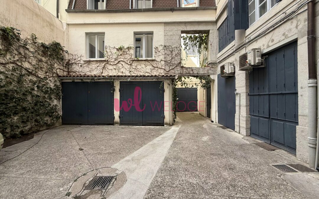 2 Studios côte à côte idéal investisseur ou étudiants quartier BELLECOUR